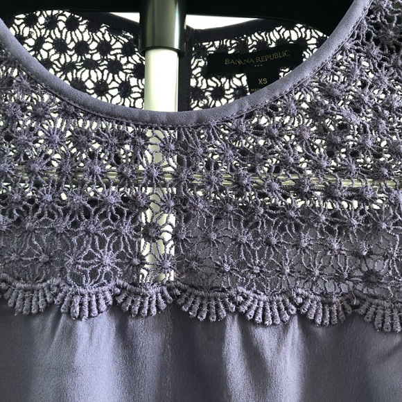 Sleeveless top from Banana Republic - Picture 3 of 5